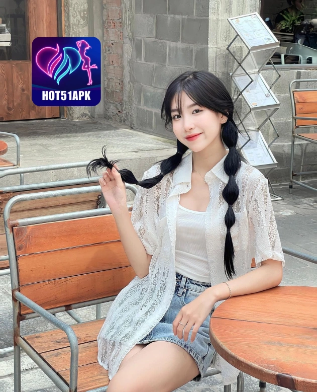 Delaney Vaughn-HOT51APK