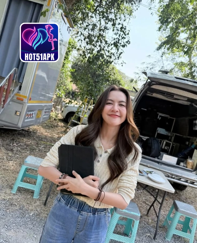 Elizabeth Clark di Hot51 Live Siaran Makin Seru 3 - Hot51 Elizabeth Clark-HOT51APK