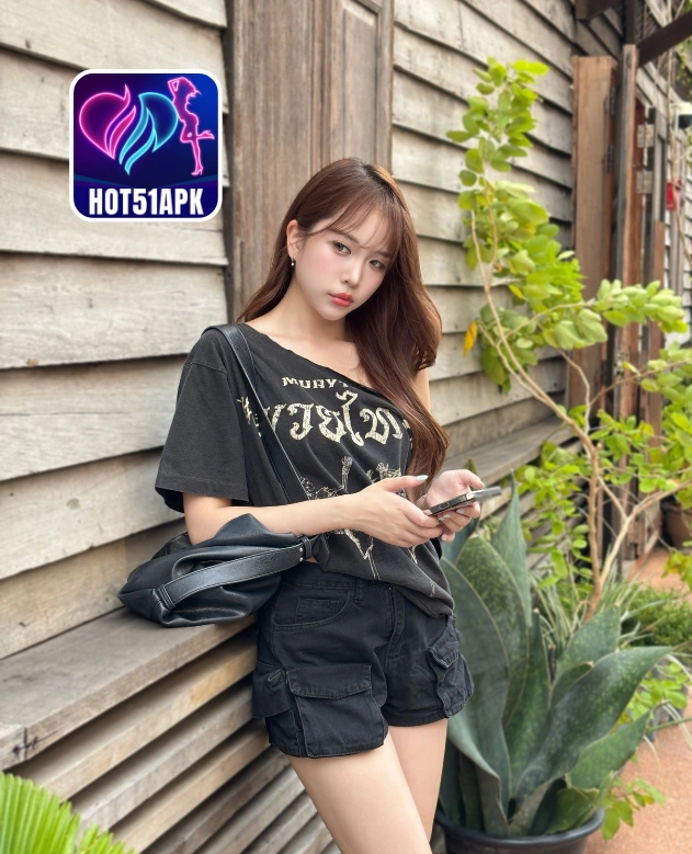 Evelyn Taylor di Hot51 APK 2026 Resmi Terbaru 3 - Hot51 Harper Wilson-HOT51APK
