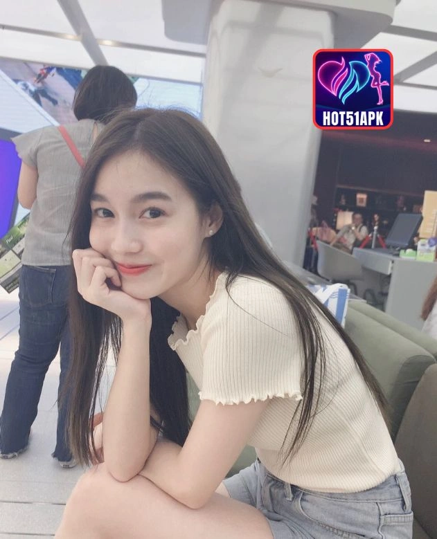 Oktavia Putri di Hot51 Live Pesona Host dan Hiburan Interaktif Seru 2 - Hot51 Oktavia Putri-hot51apk