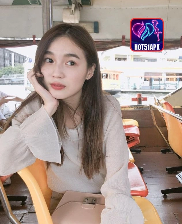 Oktavia Putri di Hot51 Live Pesona Host dan Hiburan Interaktif Seru 3 - Hot51 Oktavia Putri-hot51apk